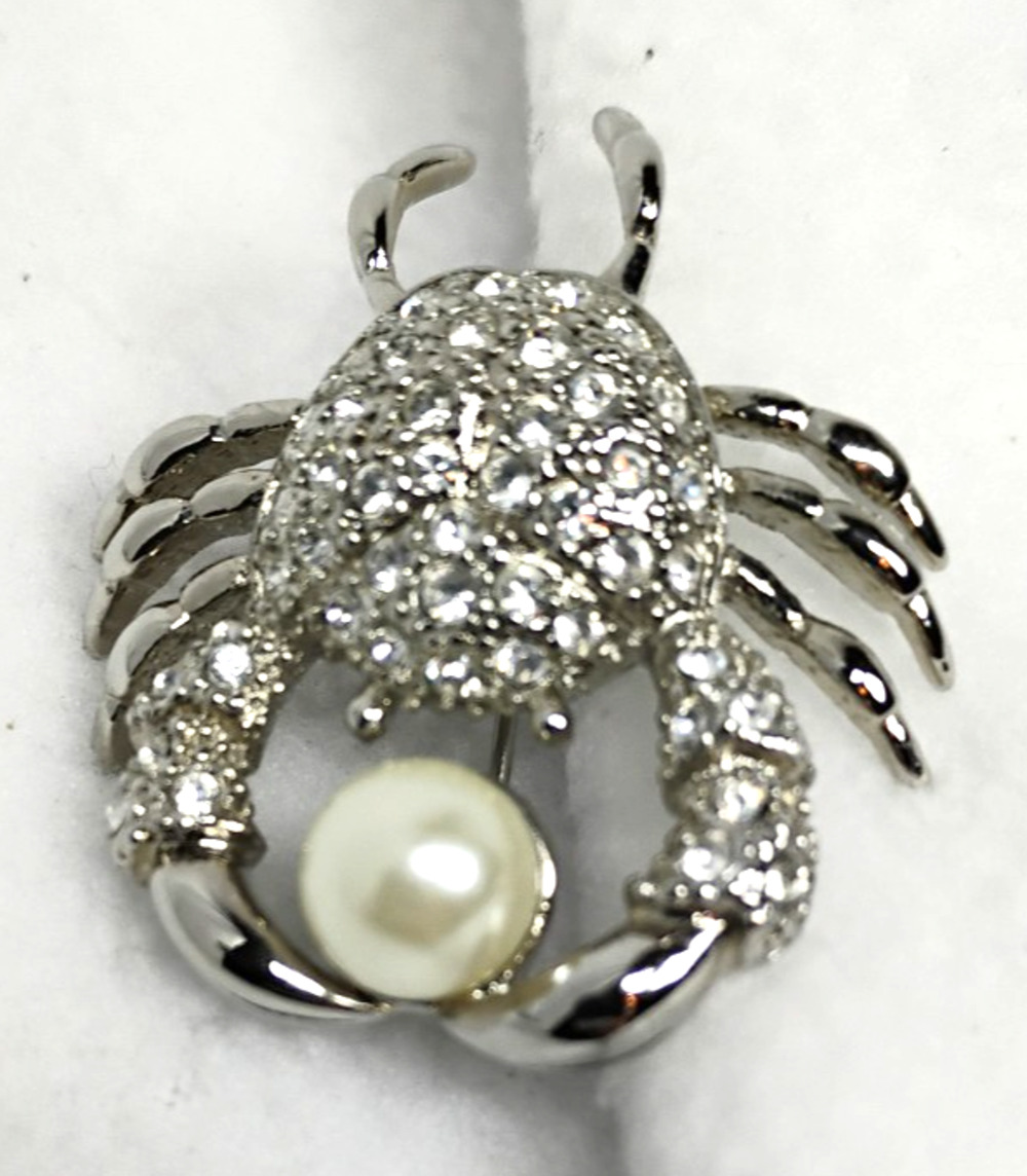 Small Vintage Crab Figural Brooch Pin Rhinestone Faux Pearl Nautical Coastal